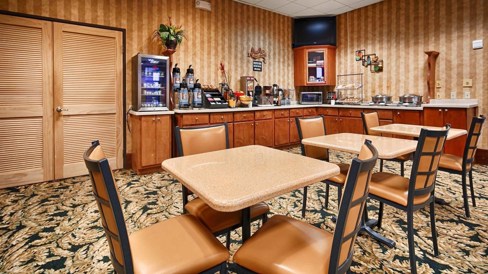 Best Western - Fayetteville Екстериор снимка