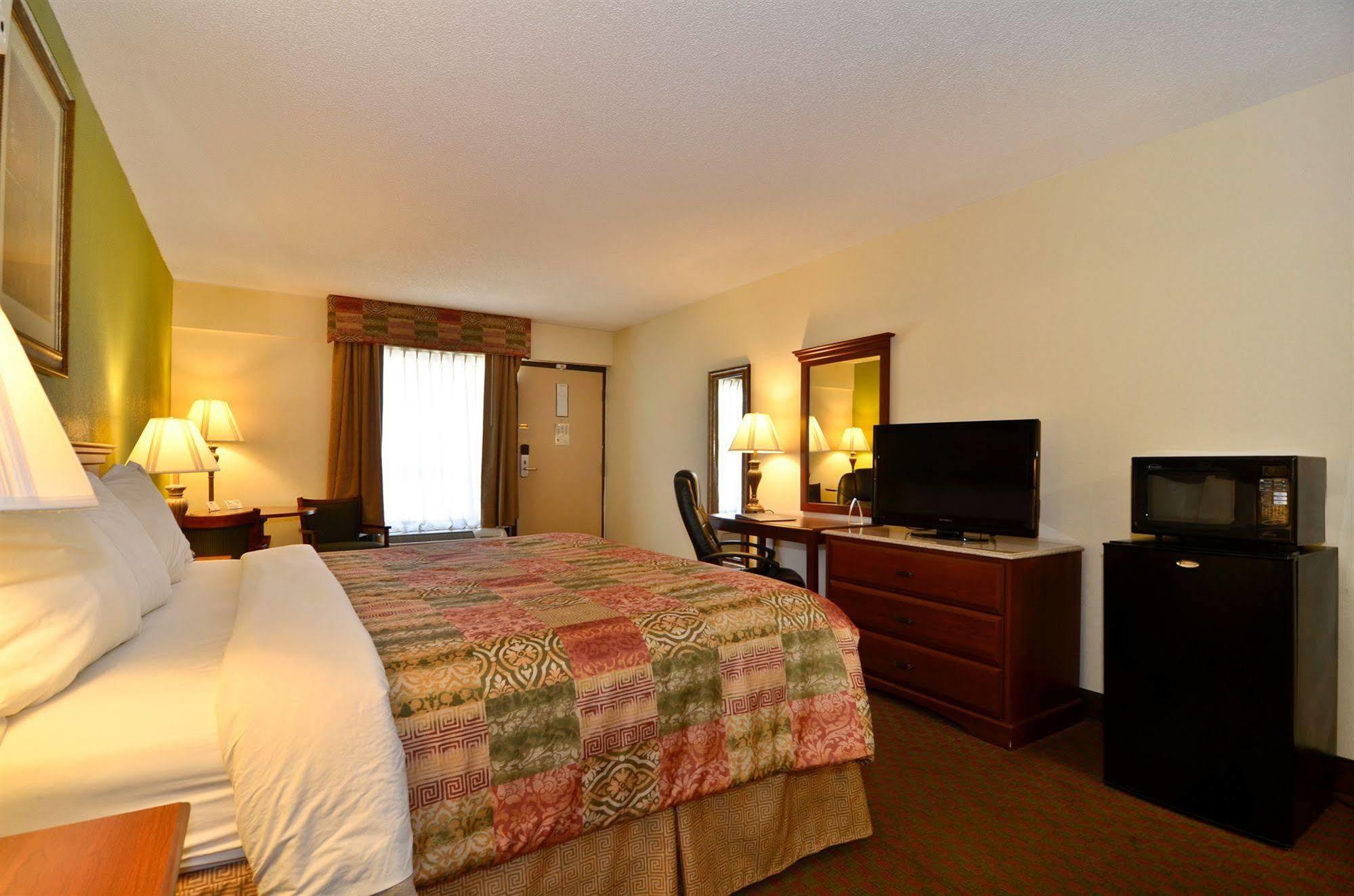 Best Western - Fayetteville Екстериор снимка